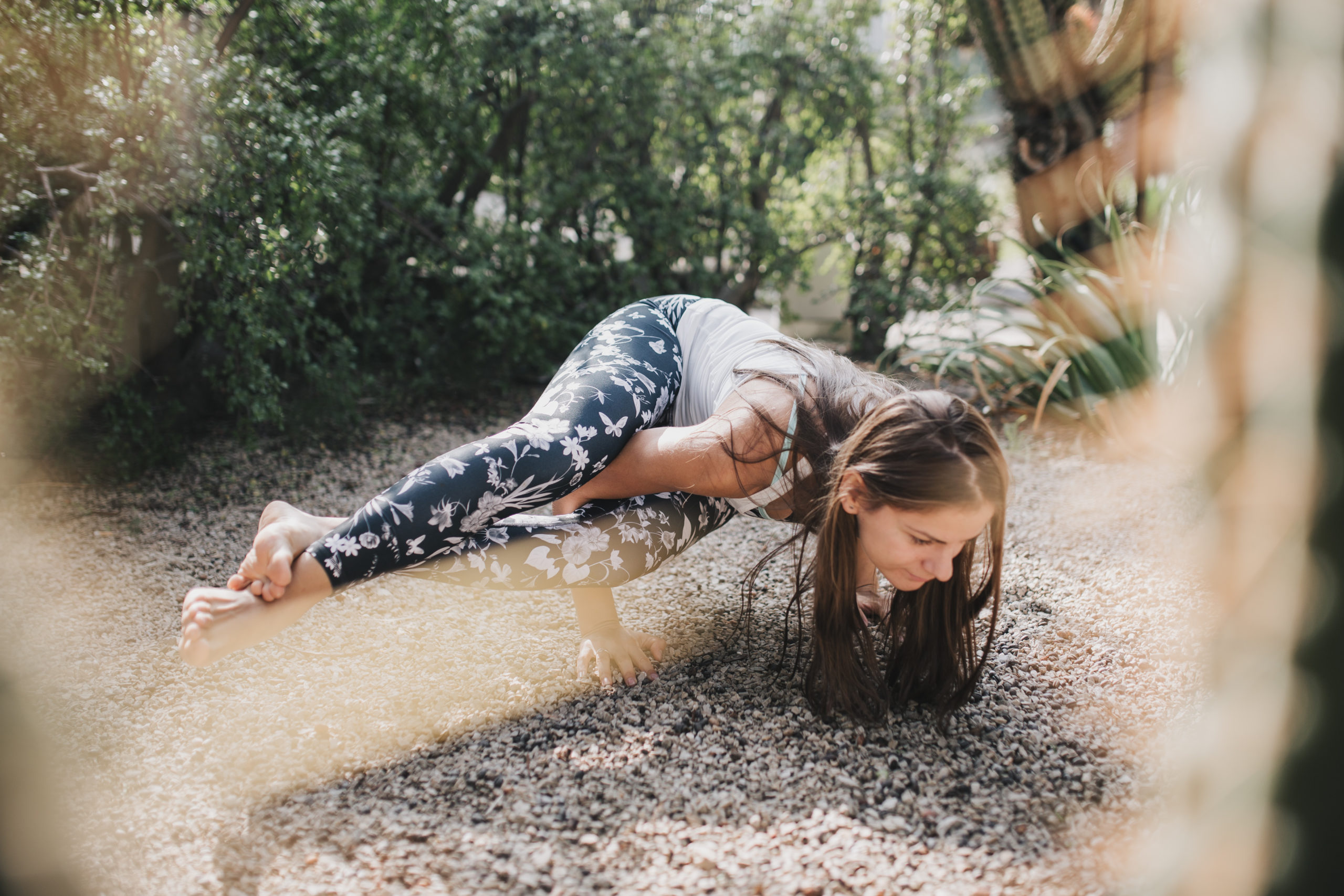 hand balance, yoga teacher